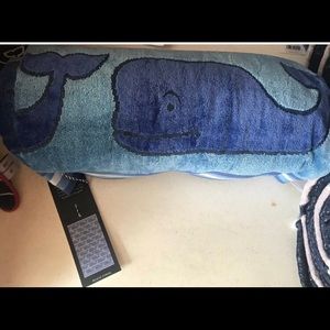 Vineyard vines target whale beach towel